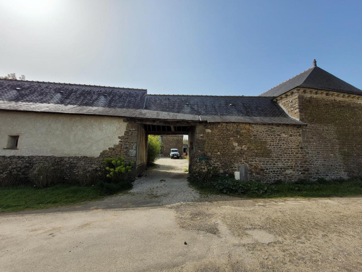 Gite Et Chambres De La Porte Du Parc Les Iffs Exterior foto